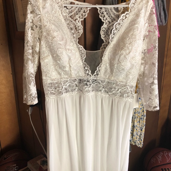Ivory Embroidered Dress with Open Back - Picture 4 of 5